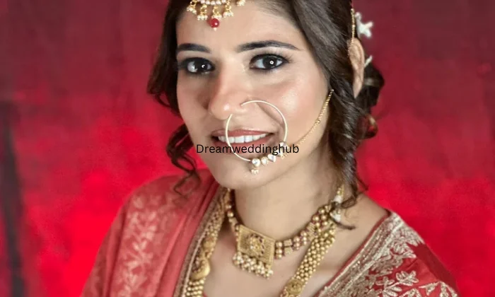 PIYAARTISTRY MakeupArtist